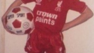 乐鱼体育手机版-儿军梦！球迷博主晒出格伊6岁时身披利物浦球衣照片