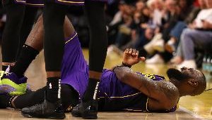 体育直播-复出时机有误？詹姆斯连败东部中游球队 连续两场正负值全队最低