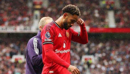 体育新闻-97分钟点球绝杀，B费拯救阿莫林！3-2险胜升班马，曼联赛季首胜